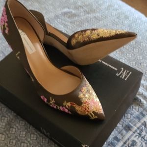 Women's Green Kenjay10 Floral Pumps, Olive